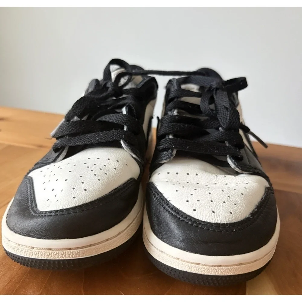 Jordan Air Jordan 1 Retro Low OG Mocha Youth Size 5 Boys Girls Black Brown EUC